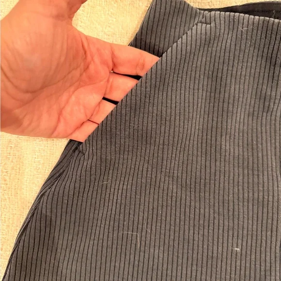 lululemon athletica Charcoal Ribbed Athletic Shorts cheeky 4 pockets elastic - Picture 10 of 13